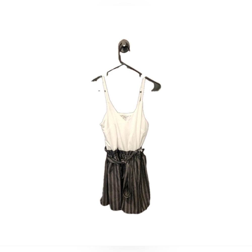 Coastal Chic Black & White Romper Vacation Beach‎ Size Medium Charlotte Russe